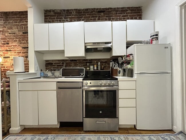 Building Photo - 6 Cleveland Pl