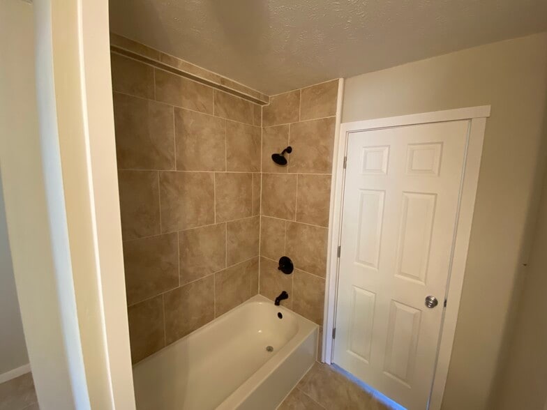 Bathroom - 2002 E 15th Ave