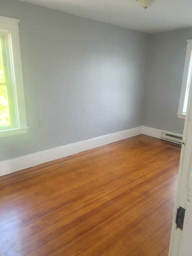 Bedroom - 809 Charles St