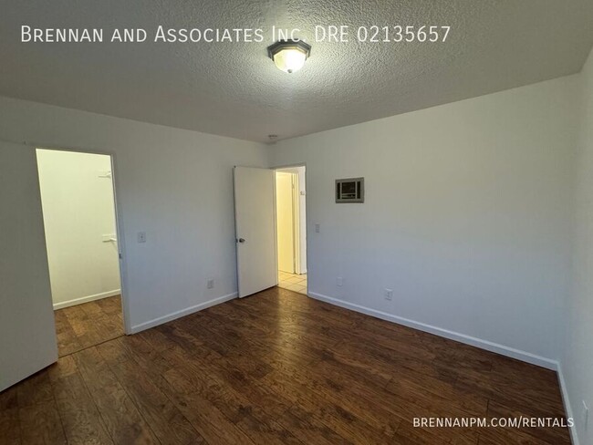 Building Photo - Cozy 1-Bedroom Condo North Park, 2 Parking...