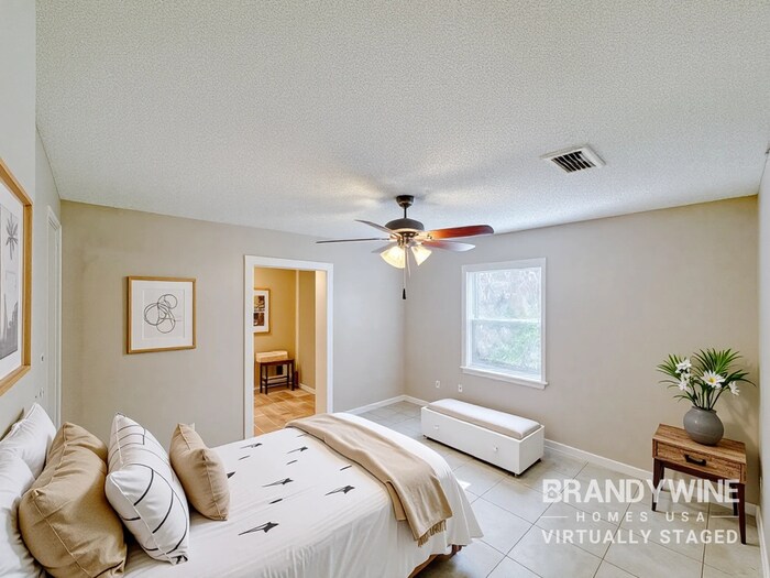 Building Photo - 10847 Bahia Dr