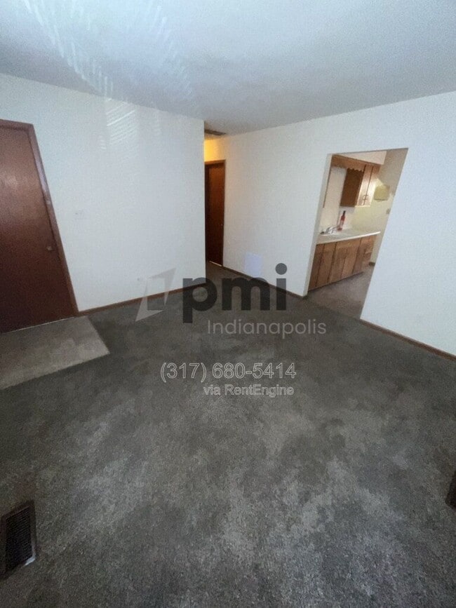 Building Photo - 116 E 19th St
