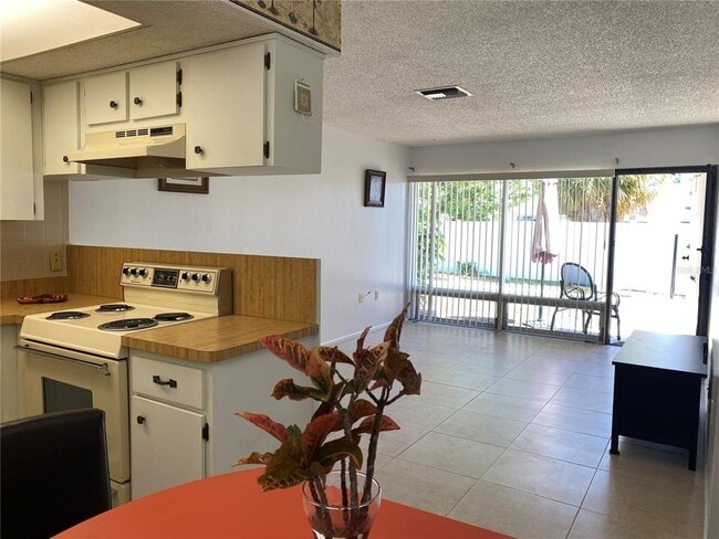 Building Photo - 4377 Tahitian Gardens Cir