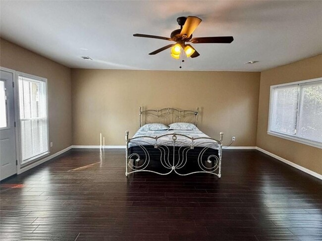 Building Photo - 125 Lantern Ridge Dr