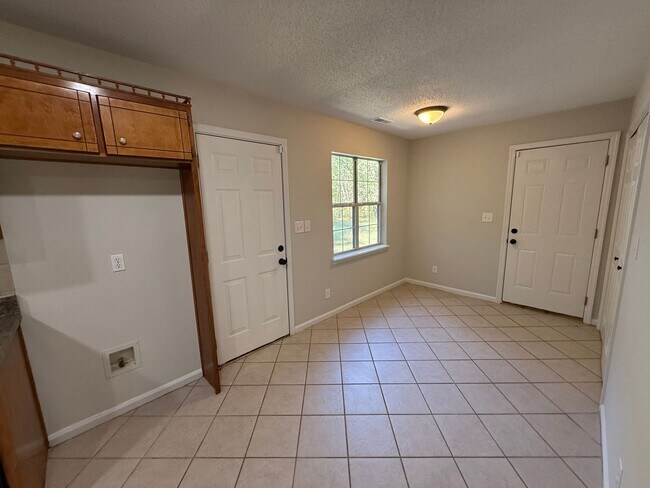 Building Photo - 5616 Co Rd 26