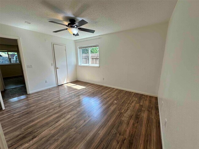 Building Photo - 21418 Park Bishop Dr