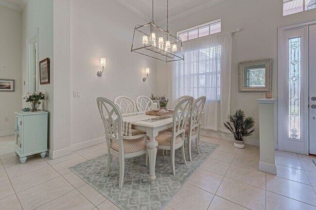 Building Photo - 3br/2ba Pool Home in Venetia