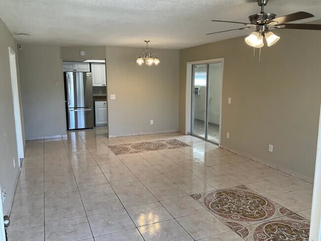 Primary Photo - 1363 Boulder Dr