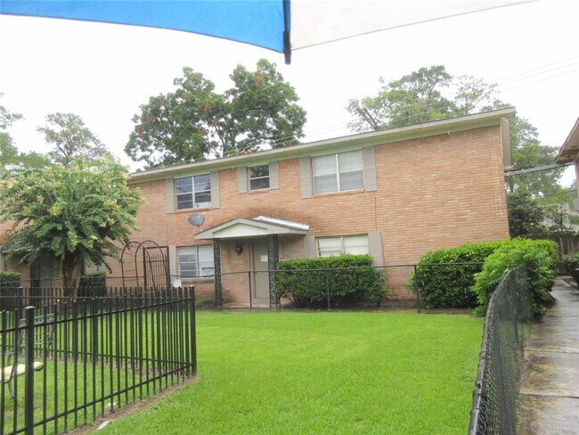 Building Photo - 1230 Shadowdale Dr