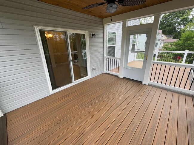 Building Photo - Single Family Home