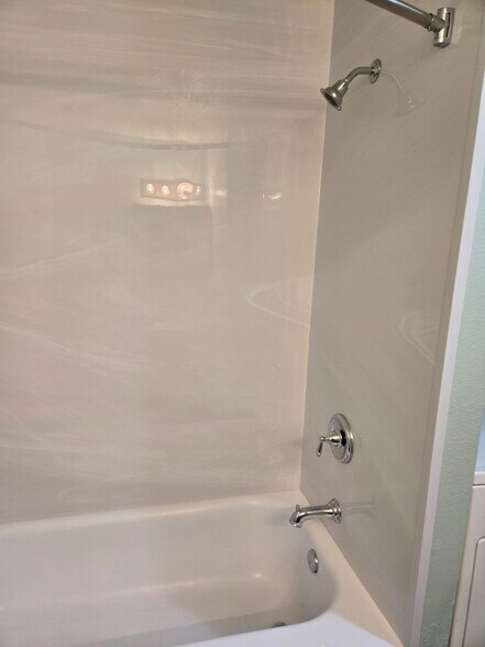 Building Photo - 511 Constitution Ave S