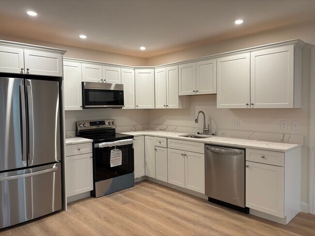 Building Photo - 154 Granite St