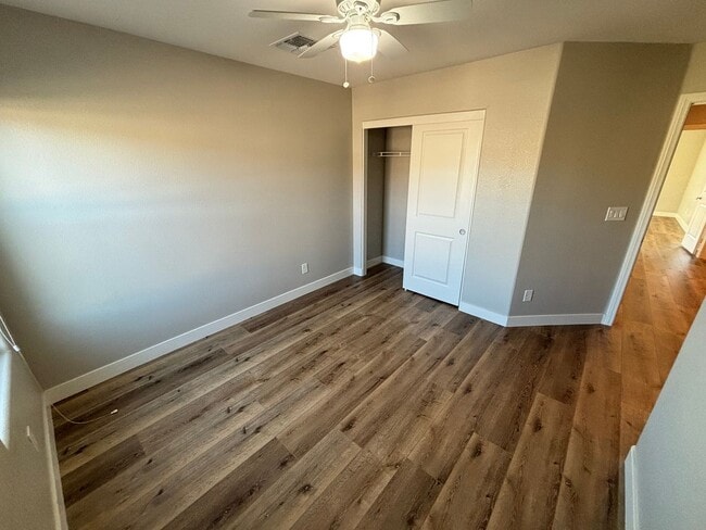 Building Photo - Stunning 3Bed/2Bath/2Car Townhome located in the N. Las Vegas/Tule Springs area!