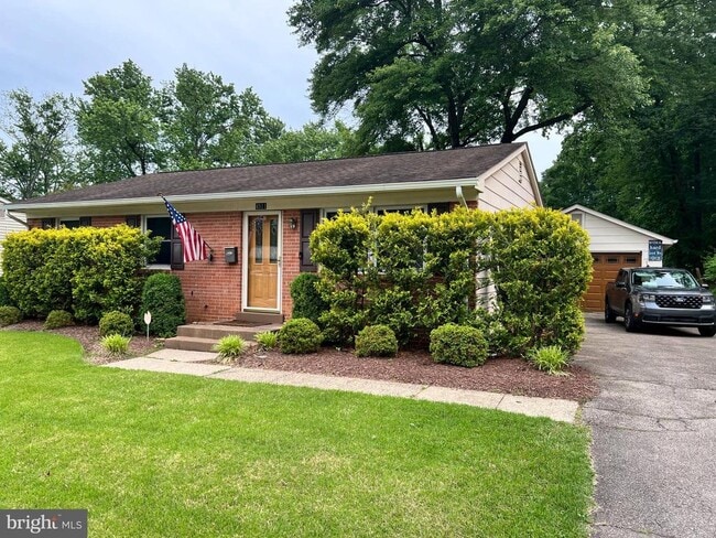Building Photo - 4511 Eastlawn Ave