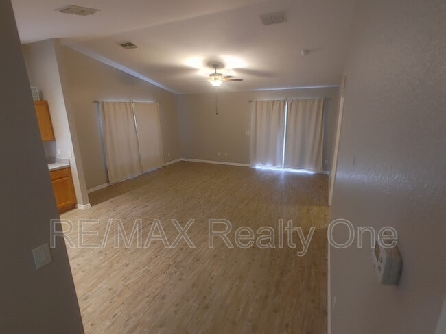 Building Photo - 6755 W Oak Park Blvd
