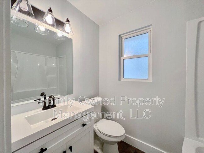 Building Photo - 1522 Joan St