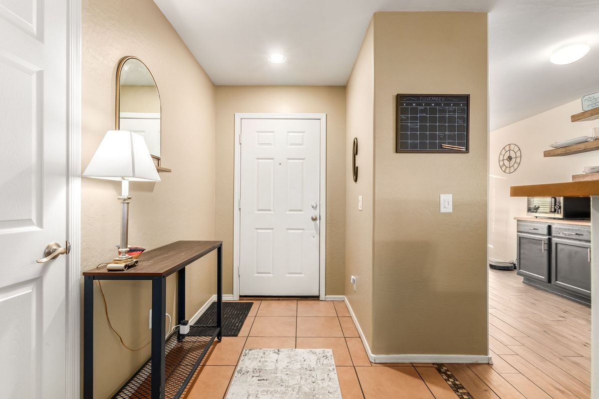 Building Photo - 2213 S 65th Dr