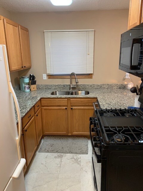 Building Photo - 3252 Dodd Ln