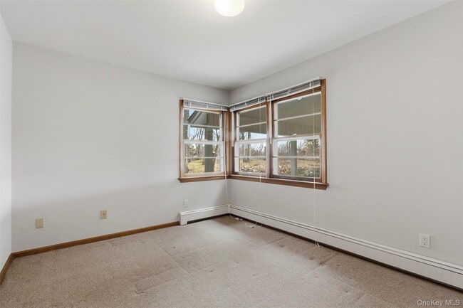 Building Photo - 27 Allapartus Cir