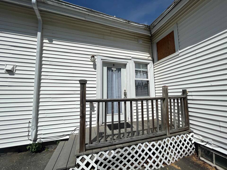 Building Photo - 38 Townsend Ave