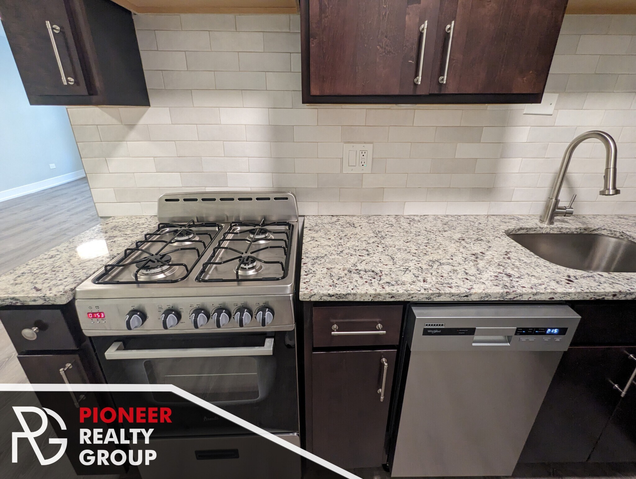 Building Photo - 503 W Barry Ave