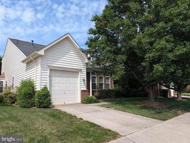 Building Photo - 44476 Livonia Terrace