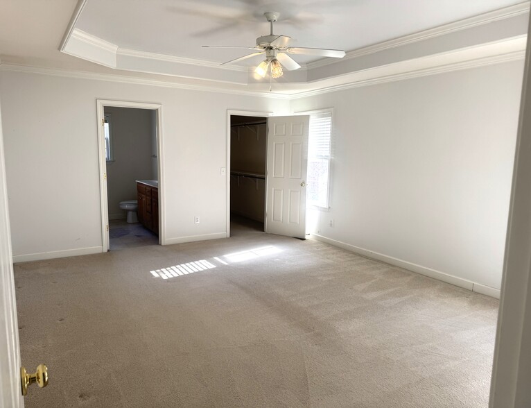 Building Photo - 1704 Tellico Dr