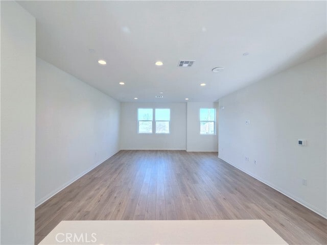 Building Photo - 2420 E Lincoln Ave