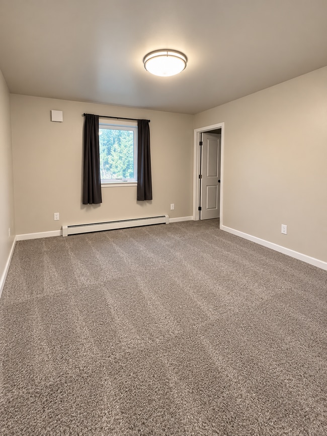 Building Photo - 2498 Schutzen St
