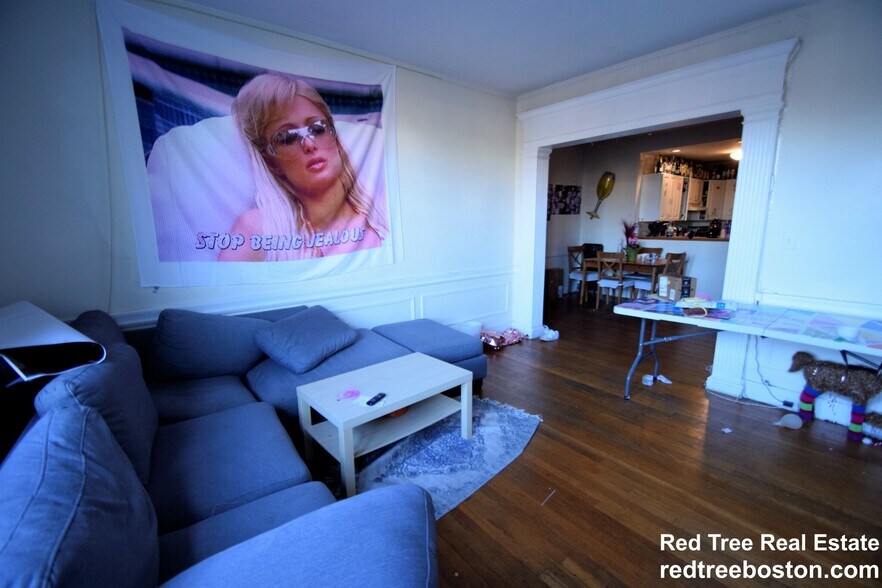 Building Photo - 318 St Paul St