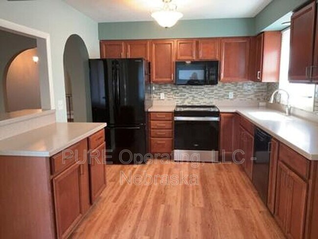 Building Photo - 10821 Curtis Ave Cir