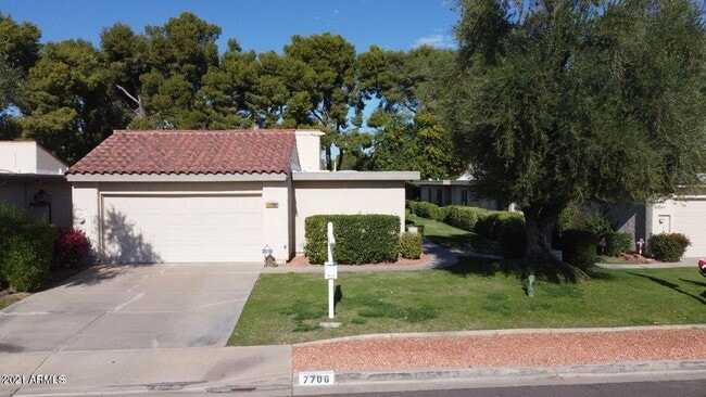 Building Photo - 7706 E Vista Dr