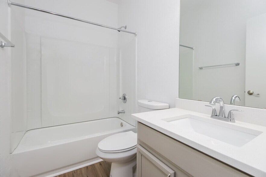 Building Photo - 3974 E Latham Way