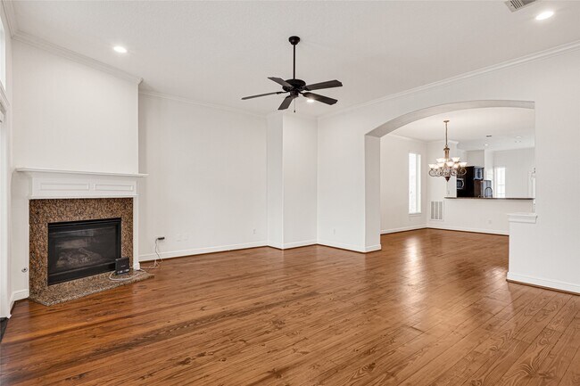 Building Photo - 5509 Darling St