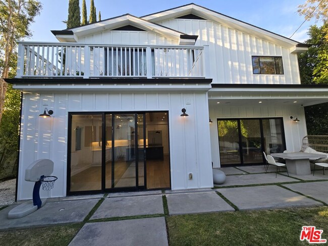 Building Photo - 18026 Valley Vista Blvd
