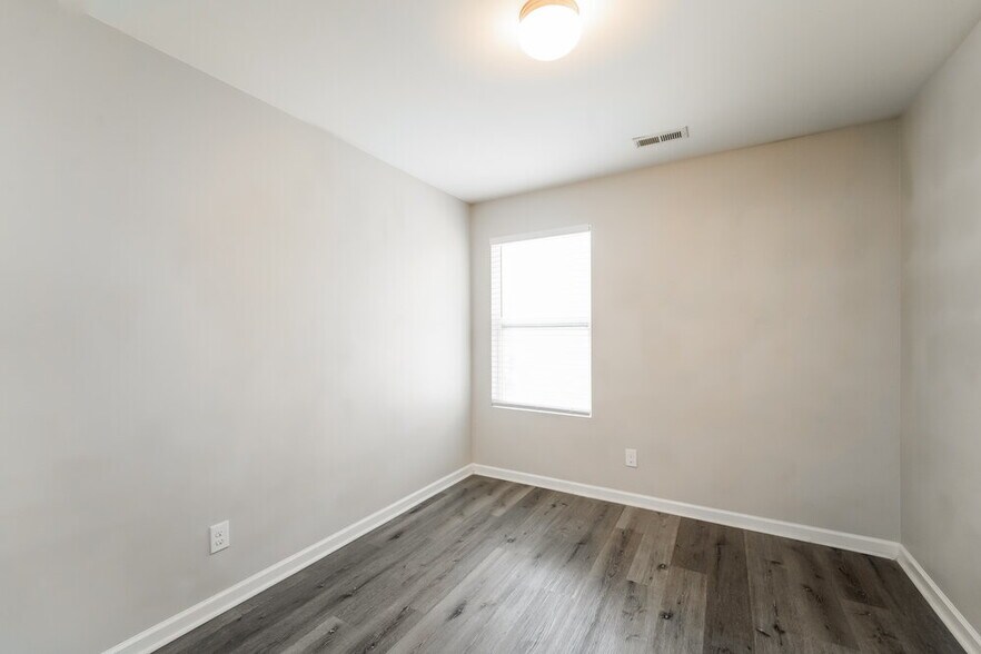 Building Photo - 630 Mountain Quail Dr