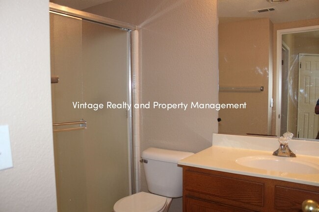 Building Photo - Just Back On The Renal Market Cozy 3 Bedro...