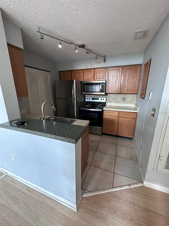 Building Photo - 1051 S Hiawassee Rd