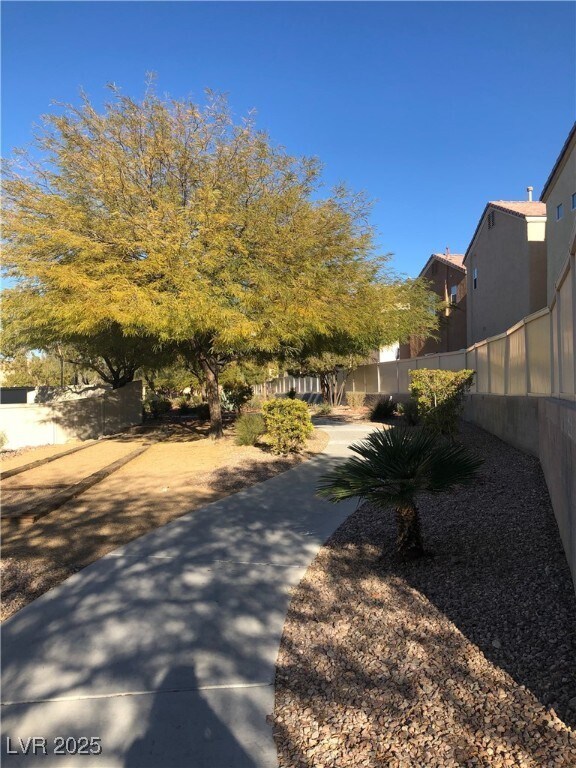 Building Photo - 11183 African Sunset St