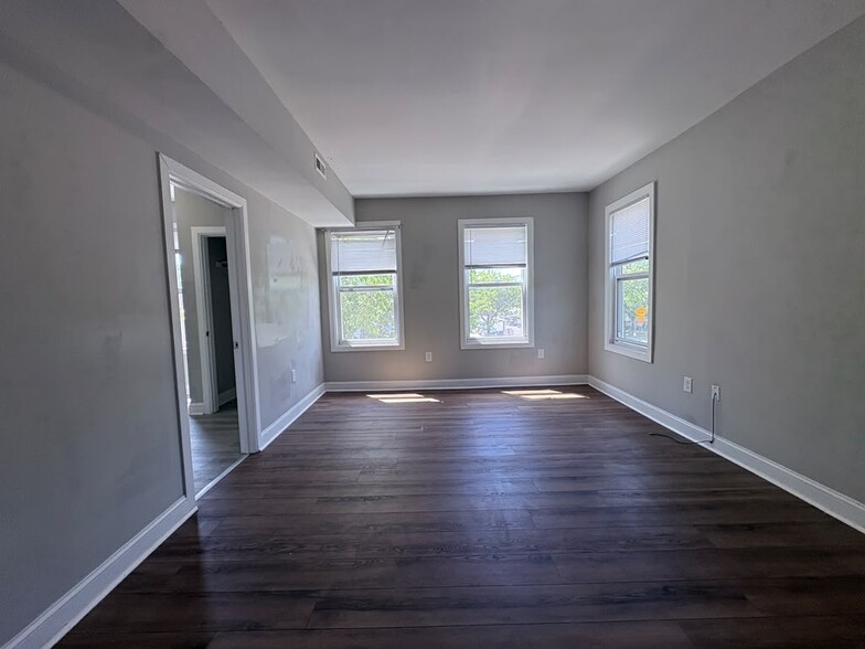 Building Photo - 151 Saltonstall Ave