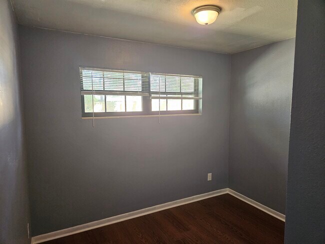 Building Photo - 2211 Patou Dr W