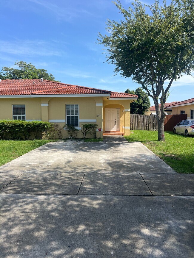 Primary Photo - 12233 SW 215th Terrace