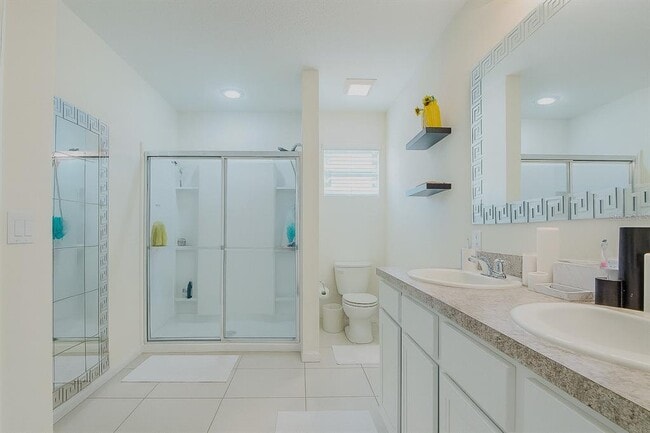 Building Photo - 3649 Seneca Club Loop