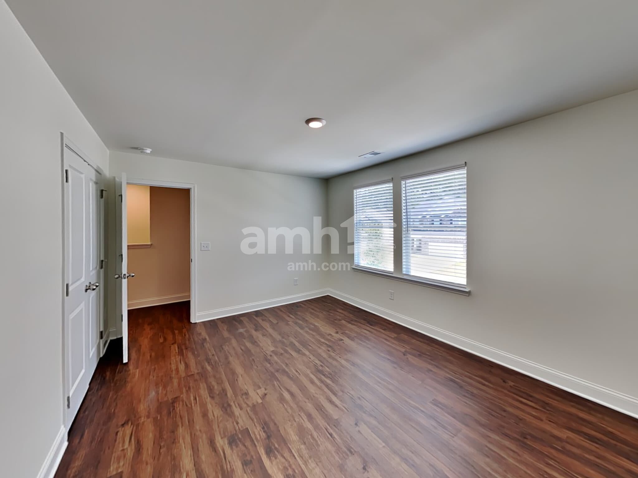 Building Photo - 768 Carnaby Ln