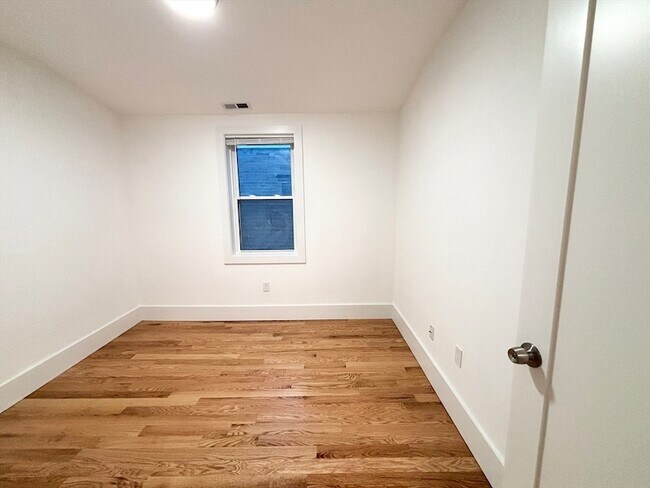 Building Photo - 134 Bow St