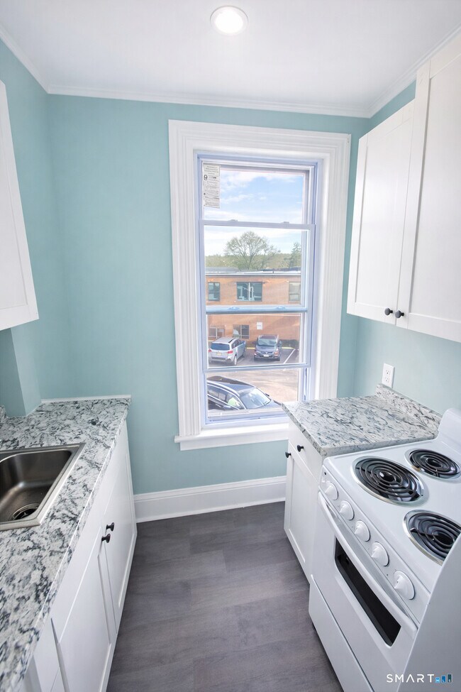 Building Photo - 21 Pearl St