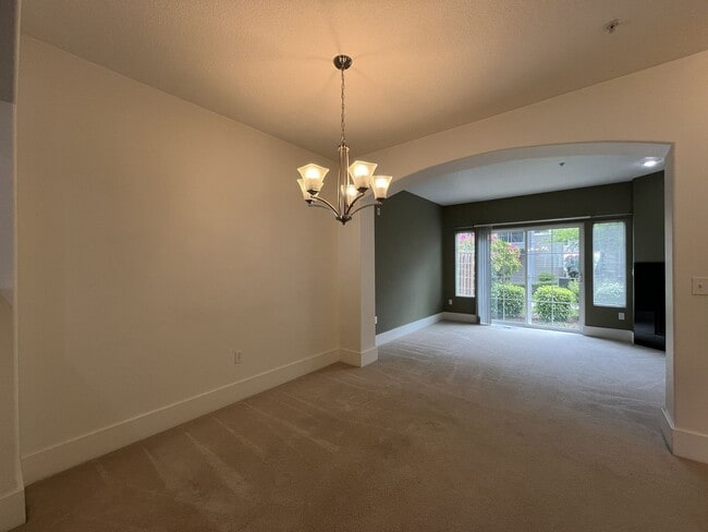 Building Photo - 2 Bedroom 2.5 Bathroom with 2 Tandem Car garage ~ Convenient Cedar Mill Location Near St. Vincent...