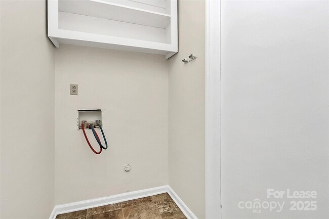 Building Photo - 8201 Hemby Wood Dr