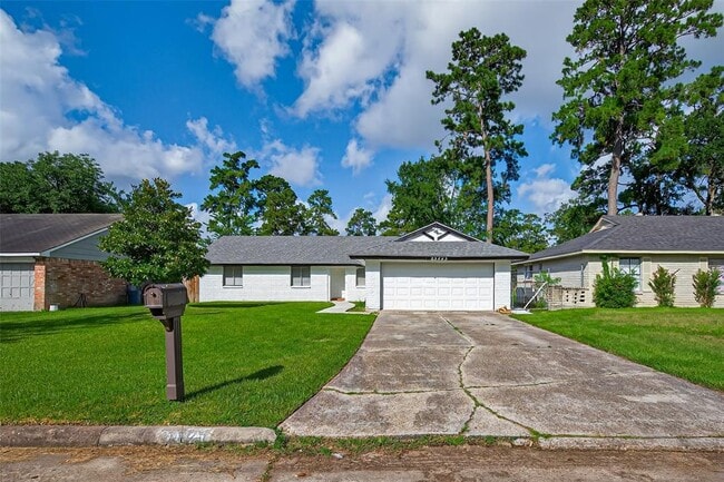 Building Photo - 23223 Naples Dr