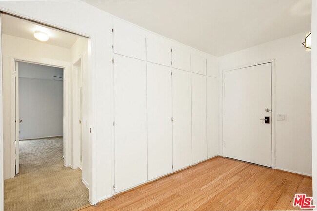 Building Photo - 2311 4th St